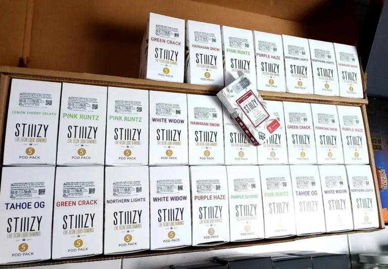 STIIIZY Live Resin Liquid Diamond pods 1g